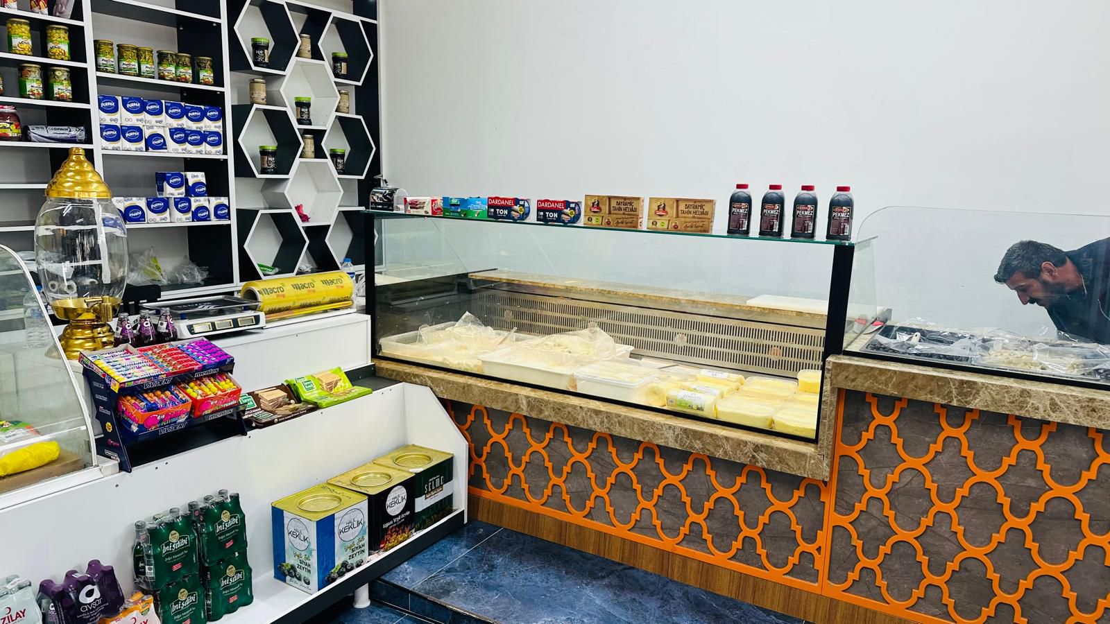 KAYAKYOLU'NDA DEVREN KİRALIK ŞARKÜTERİ